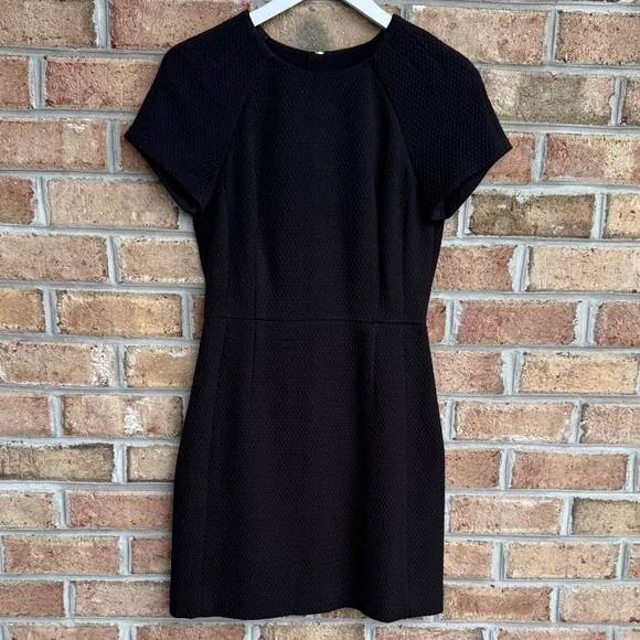Banana Republic textured black dress with short sleeves, size 4